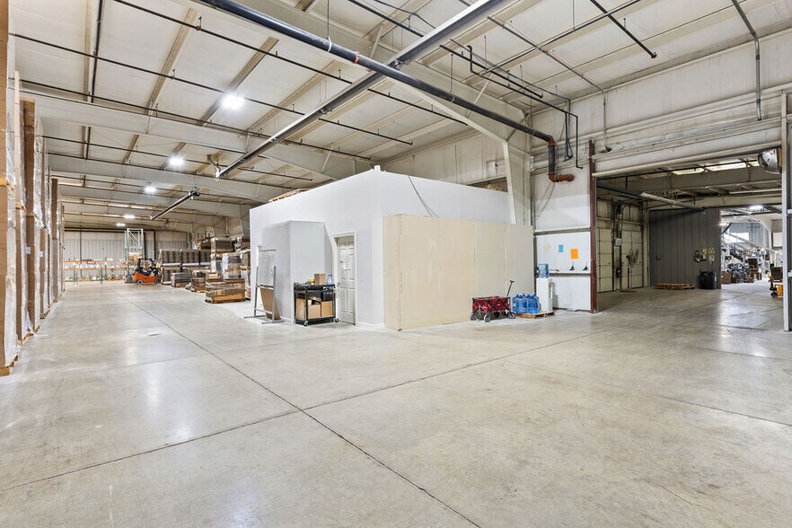 More Photos Of 2000 Ashley Rd, Morris Manufacturing For Lease