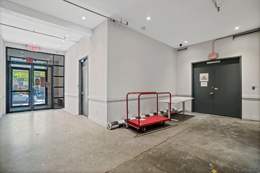 More Photos Of 449-465 Troutman St, Brooklyn Apartments For Lease