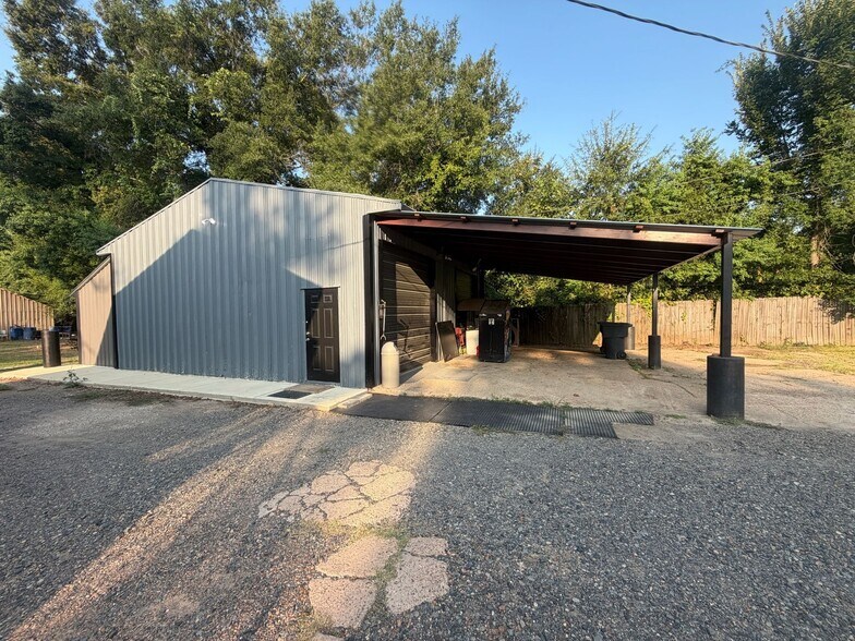 More Photos Of 3215 Bert Kouns Industrial Loop, Shreveport Apartments For Sale