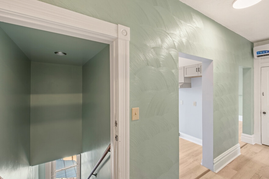 More Photos Of 105 E Main St, Somerset Storefront Retail Residential For Sale