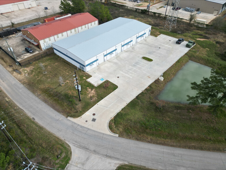 Primary Photo Of 535 S Persimmon St, Tomball Warehouse For Lease