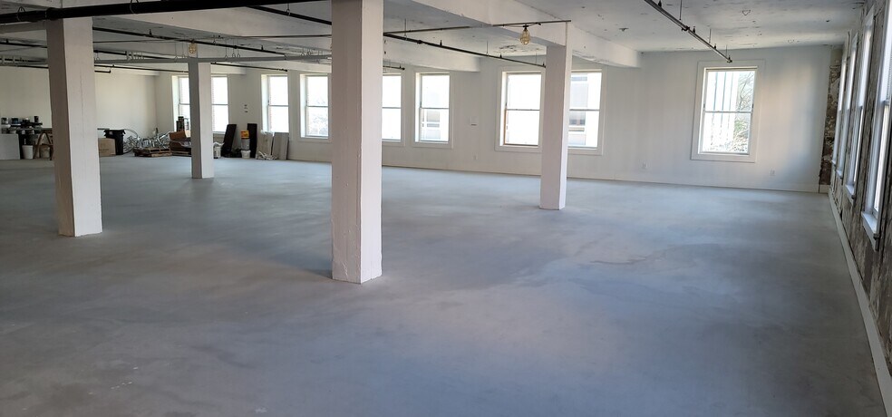 More Photos Of 300 E Main St, Durham Office Residential For Lease