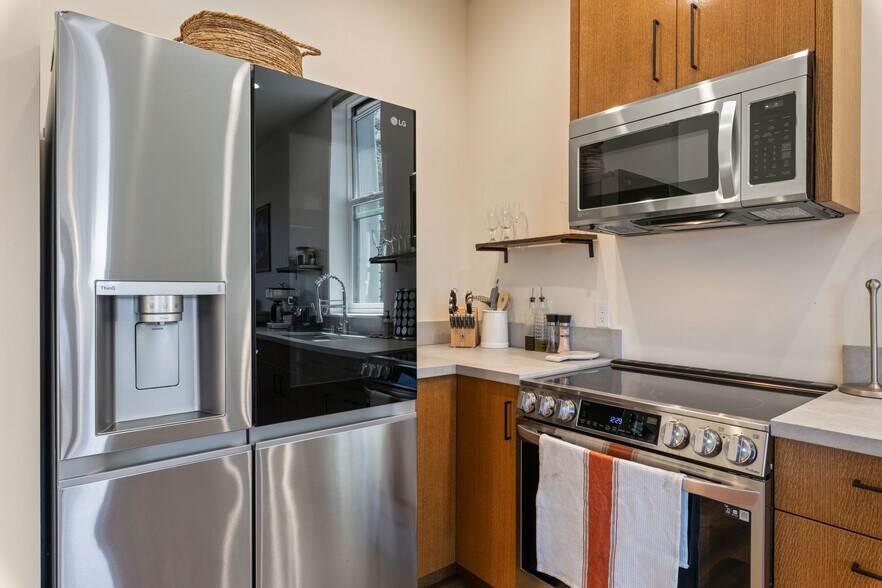 More Photos Of 302 N Main St, Lakeport Storefront For Sale