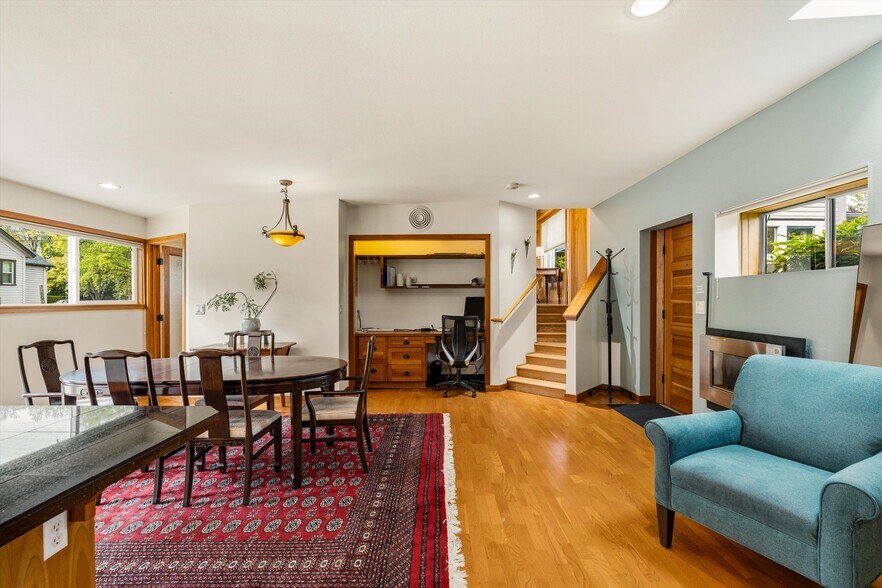 More Photos Of 340 NW 7th St, Corvallis Office Residential For Sale