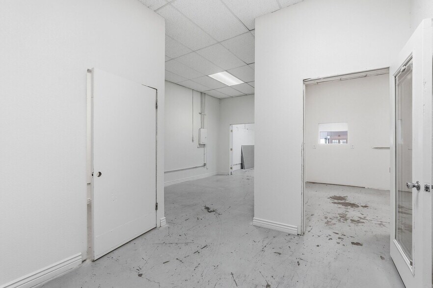 More Photos Of 236 W Coolidge Ave, Coolidge Storefront Retail Residential For Sale