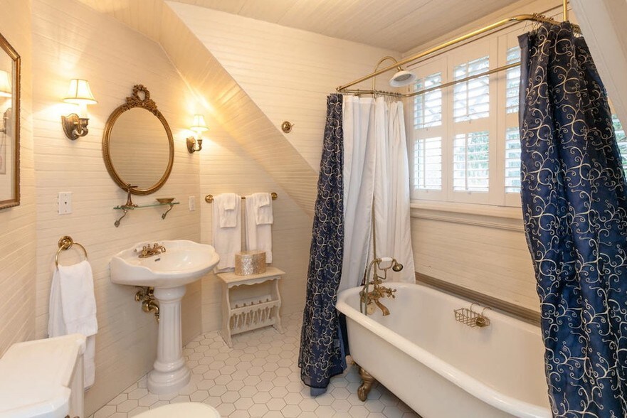 More Photos Of 288 Montford Ave, Asheville Hospitality For Sale