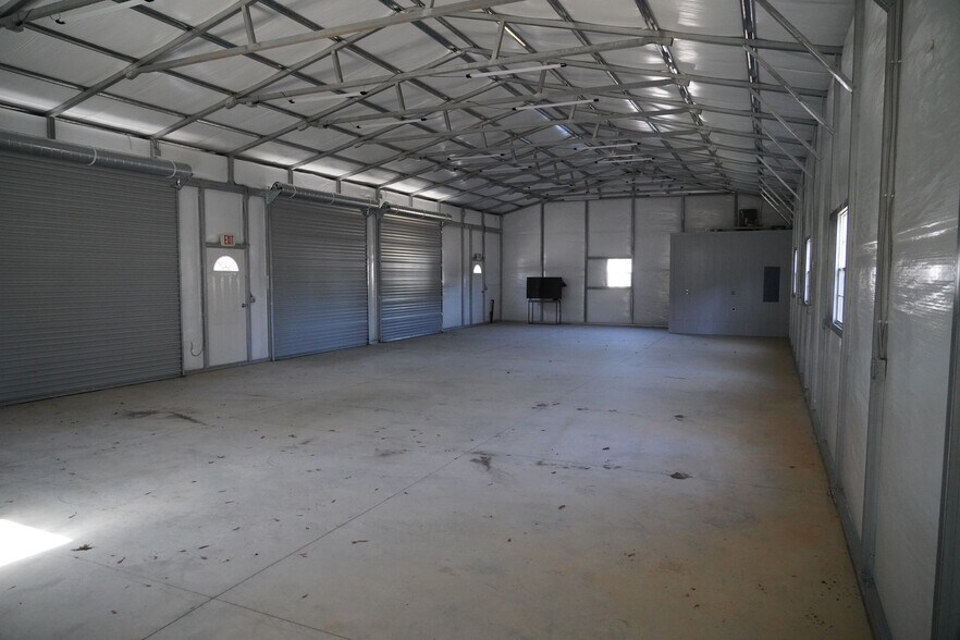 More Photos Of 131 Extended Ln, Anderson Light Distribution For Lease