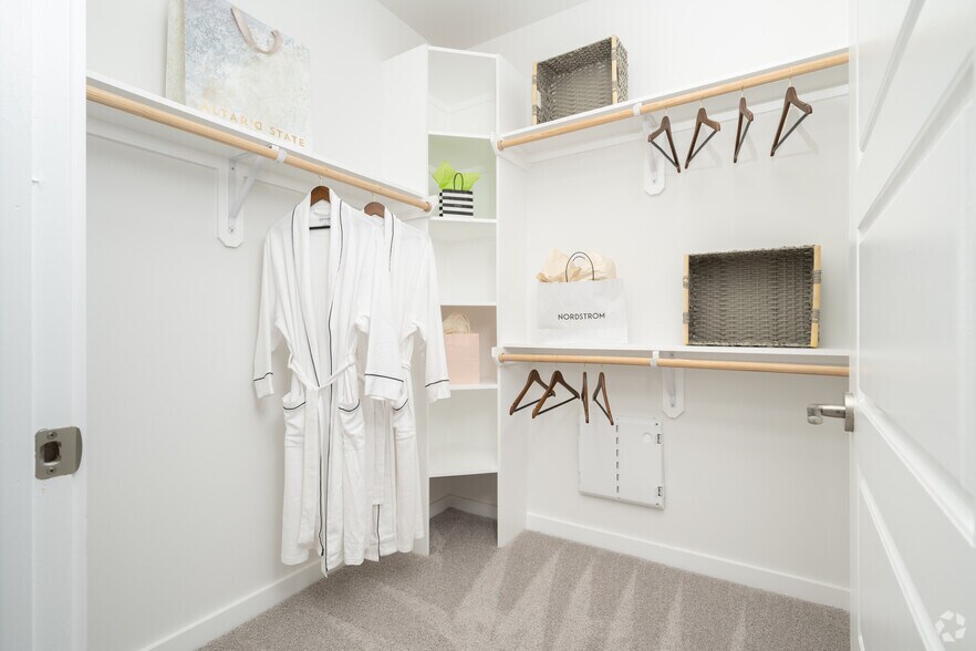 More Photos Of 2832 E Martin Luther King Jr Blvd, Austin Apartments For Lease