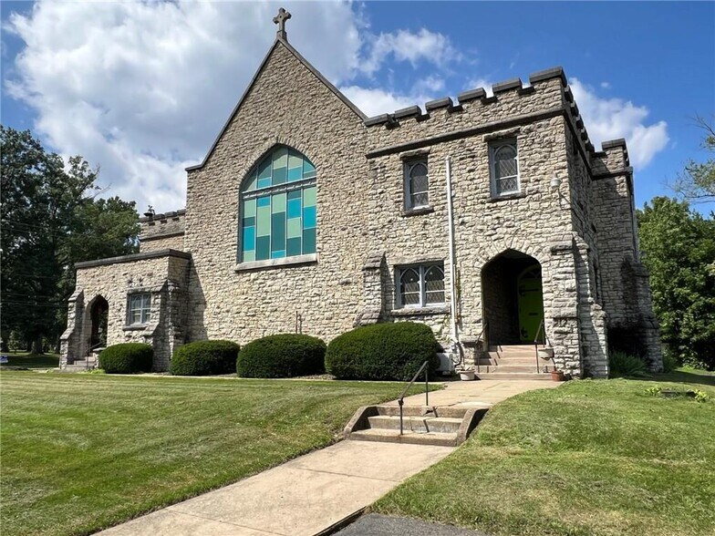 More Photos Of 1205 Elm St, Youngstown Religious Facility For Sale