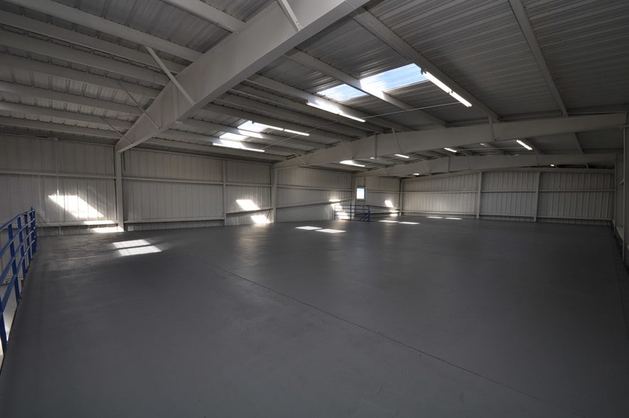 More Photos Of 5829 Beverly Hill St, Houston Warehouse For Lease