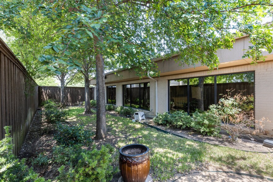 More Photos Of 5422 Alpha Rd, Dallas Medical For Sale