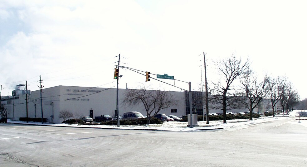 More Photos Of 1301 S White River Pky E, Indianapolis Warehouse For Lease