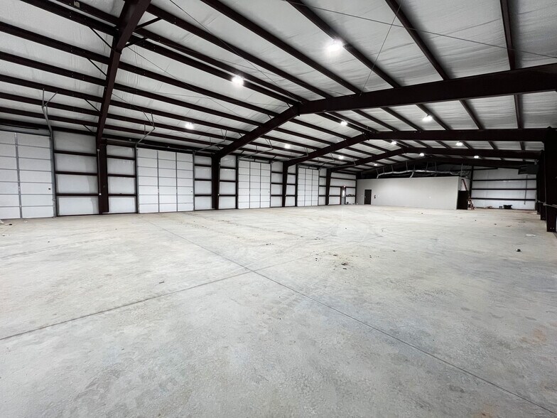 More Photos Of 2421 S Portland Ave, Oklahoma City Warehouse For Sale