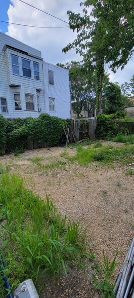 More Photos Of 219 Monticello Ave, Jersey City Storefront For Lease