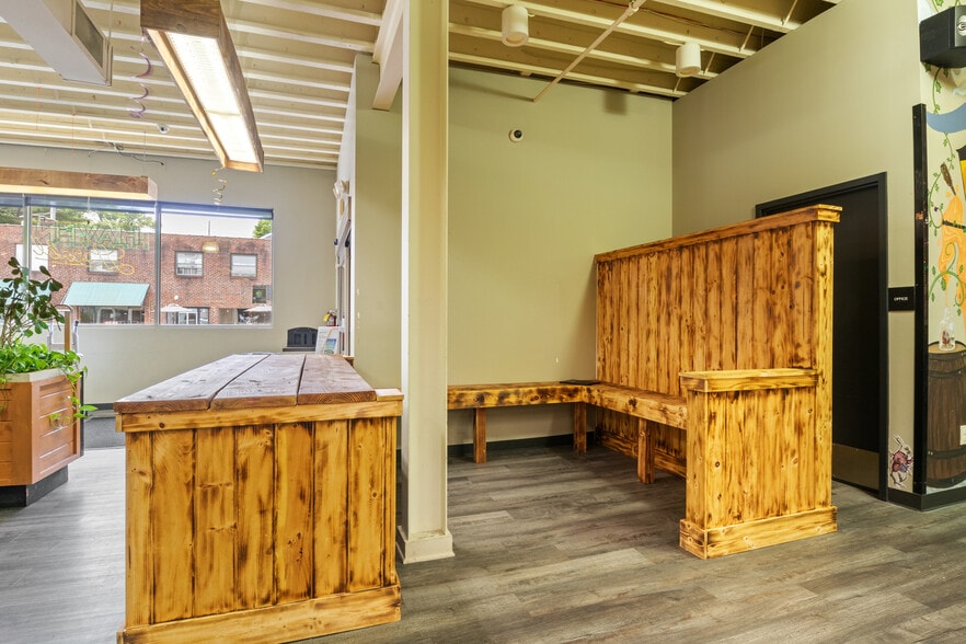 More Photos Of 7909 High School Rd, Elkins Park Restaurant For Lease