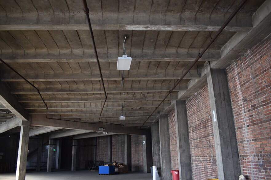 More Photos Of 600 Aisquith St, Baltimore Warehouse For Sale