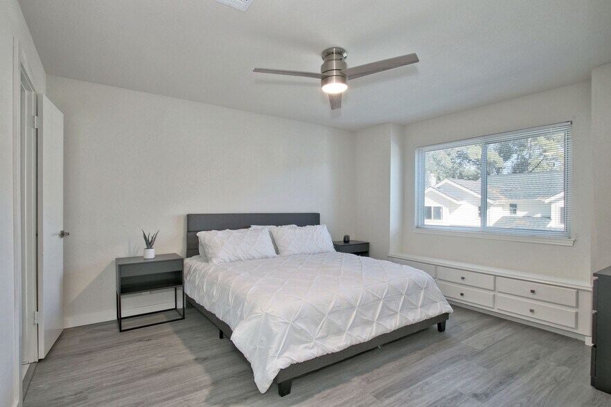 More Photos Of 12455 Melville Dr, Montgomery Apartments For Sale