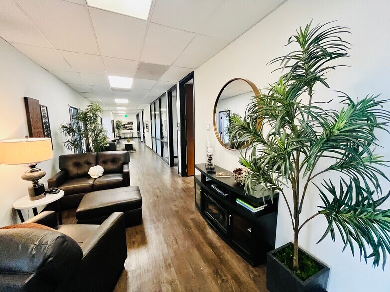 More Photos Of 1900 Hines St SE, Salem Office For Lease