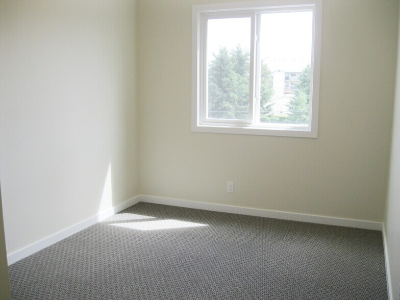 More Photos Of 106 Jespersen Ave, Spruce Grove Apartments For Sale