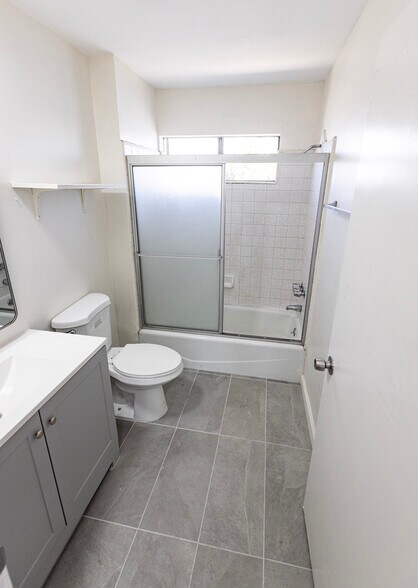 More Photos Of 6003 Craner Ave, North Hollywood Apartments For Sale