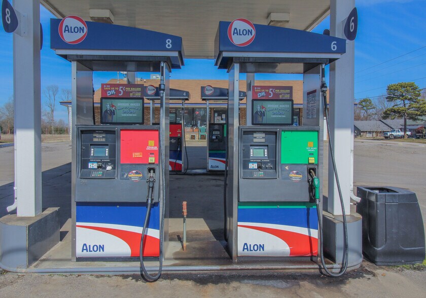 More Photos Of 7 W Kibler Hwy, Van Buren Service Station For Sale