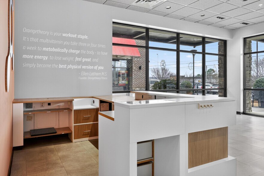 More Photos Of 682-688 Paul Huff Pky, Cleveland Freestanding For Lease