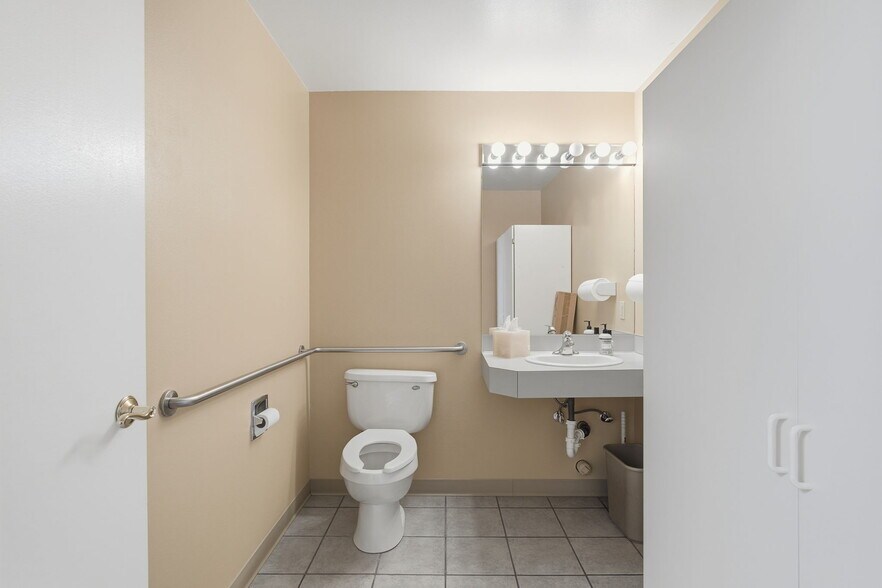 More Photos Of 3802 Tieton Dr, Yakima Office Residential For Sale