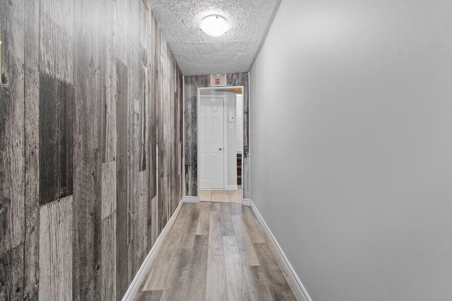 More Photos Of 189 Boul Gréber, Gatineau Storefront For Lease