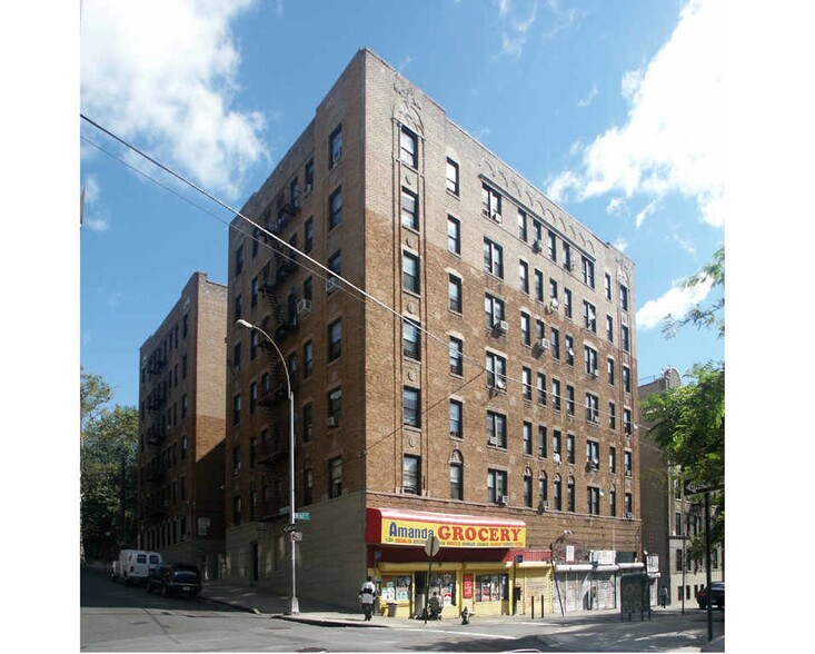 More Photos Of 950 Woodycrest Ave, Bronx Apartments For Lease