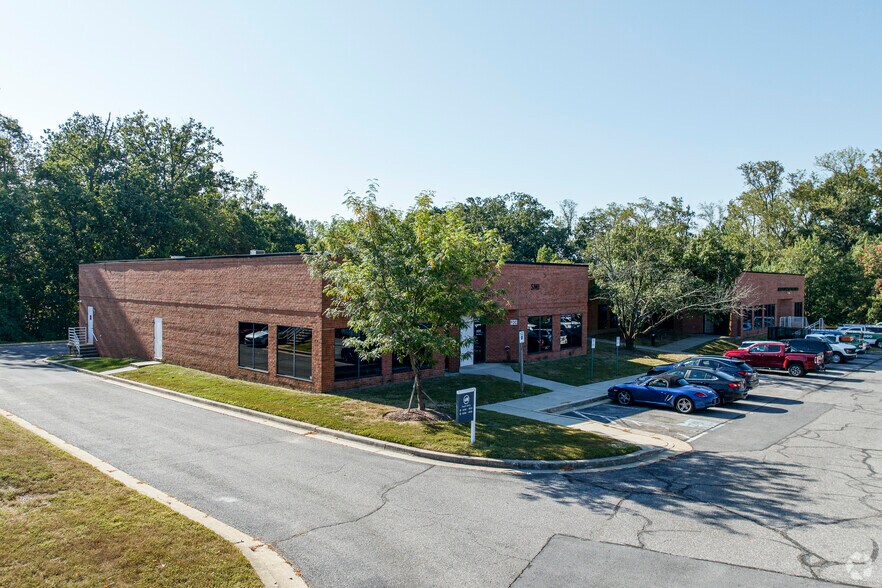 More Photos Of 4000 Blackburn Ln, Burtonsville Unknown For Lease