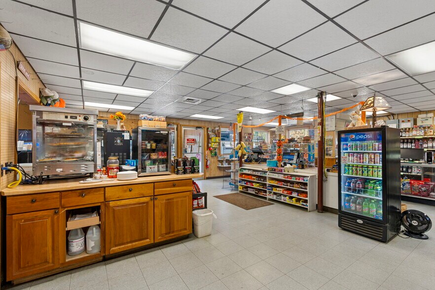 More Photos Of 409 Main St, Bingham Convenience Store For Sale