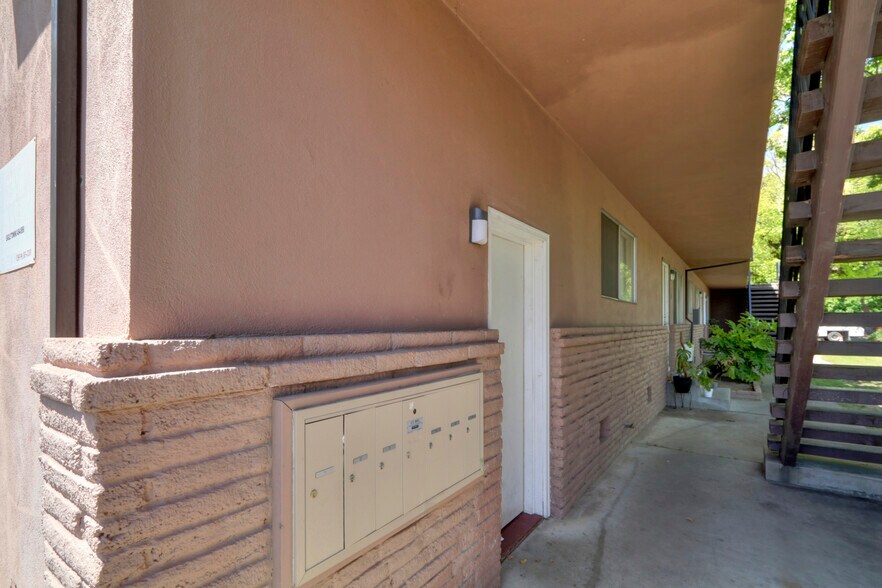 More Photos Of 1100 Weber Way, Sacramento Apartments For Sale