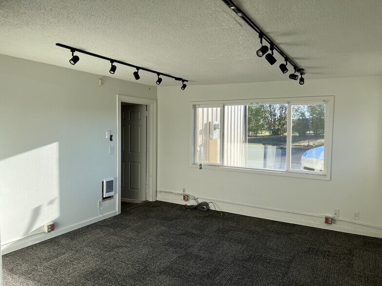 More Photos Of 1270 Interior St, Eugene Service For Lease