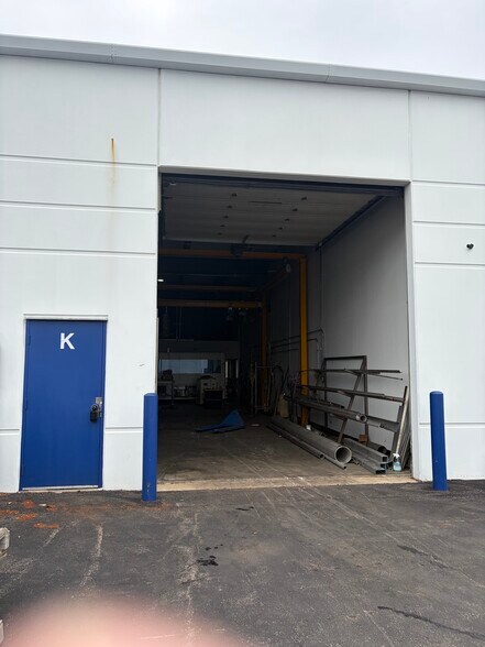 More Photos Of 720 N Heartland Dr, Sugar Grove Warehouse For Lease