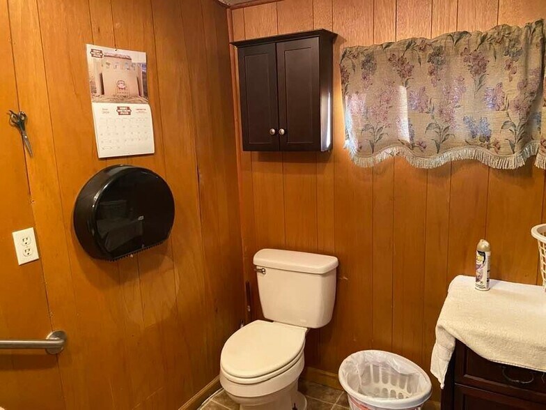 More Photos Of 34428 Sr 30, Pikeville Convenience Store For Sale