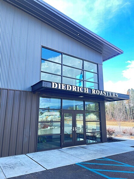 More Photos Of 850 Hawthorne Ave, Ponderay Manufacturing For Lease
