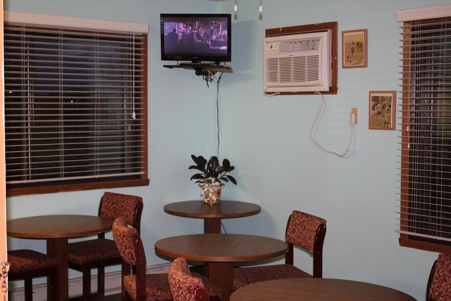 More Photos Of 427 2nd Avenue NW, Wibaux Hotel For Sale