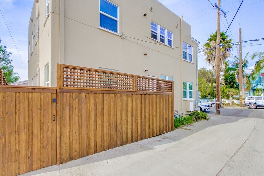 More Photos Of 4095 Front St, San Diego Apartments For Sale