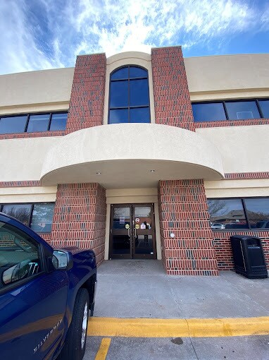 More Photos Of 724 24th Ave NW, Norman Medical For Sale