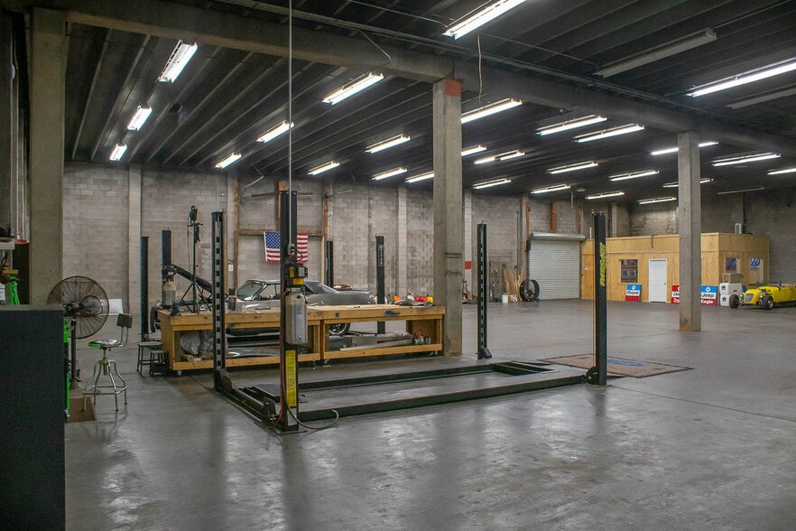 More Photos Of 390 Commerce Park Dr, Jackson Warehouse For Lease