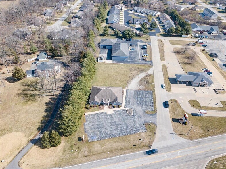 More Photos Of 824 N Market St, Waterloo Medical For Sale