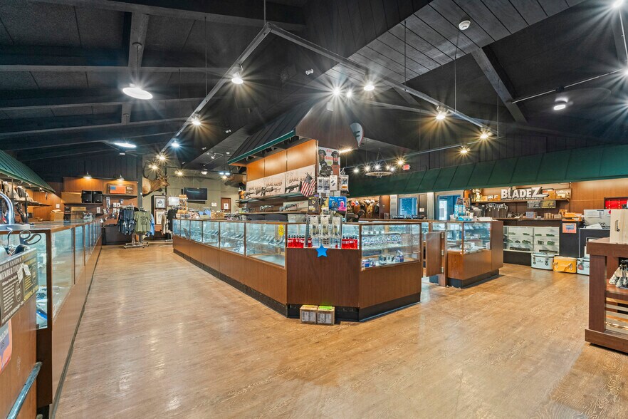 More Photos Of 2134 5th Street Rd, Huntington Restaurant For Sale
