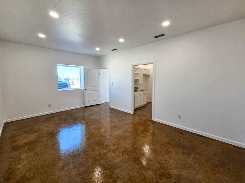 More Photos Of 3098 FM 707, Tye Warehouse For Lease