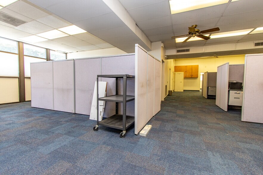 More Photos Of 971 E Broadway Ave, Atwater Office For Lease