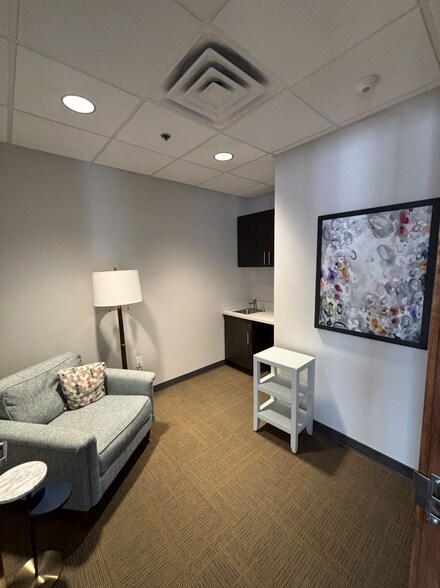 More Photos Of 4020 E Beltline Ave NE, Grand Rapids Medical For Sale