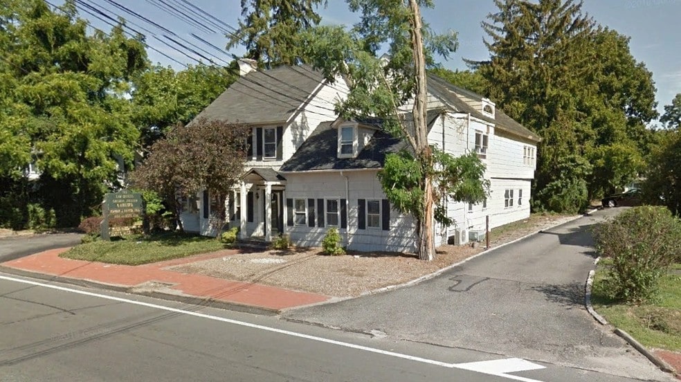 More Photos Of 199 E Main St, Smithtown Office For Sale
