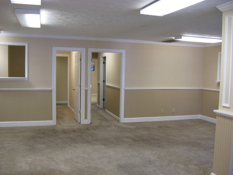 More Photos Of 8400-8420 Abercorn St, Savannah Medical For Lease