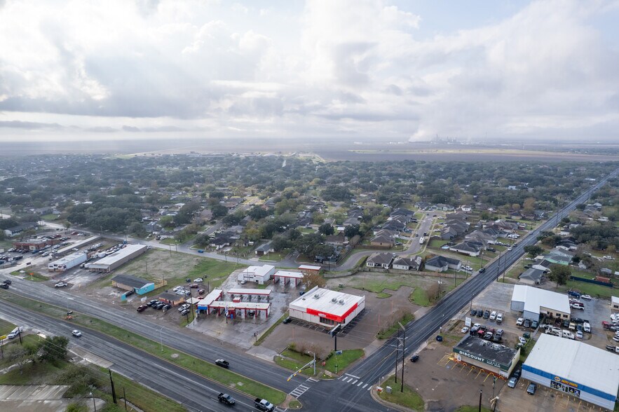 More Photos Of 10765 Leopard St, Corpus Christi Freestanding For Sale