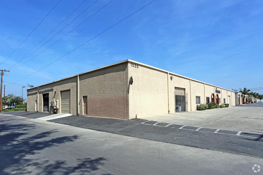 More Photos Of 1514-1516 E Edinger Ave, Santa Ana Warehouse For Lease
