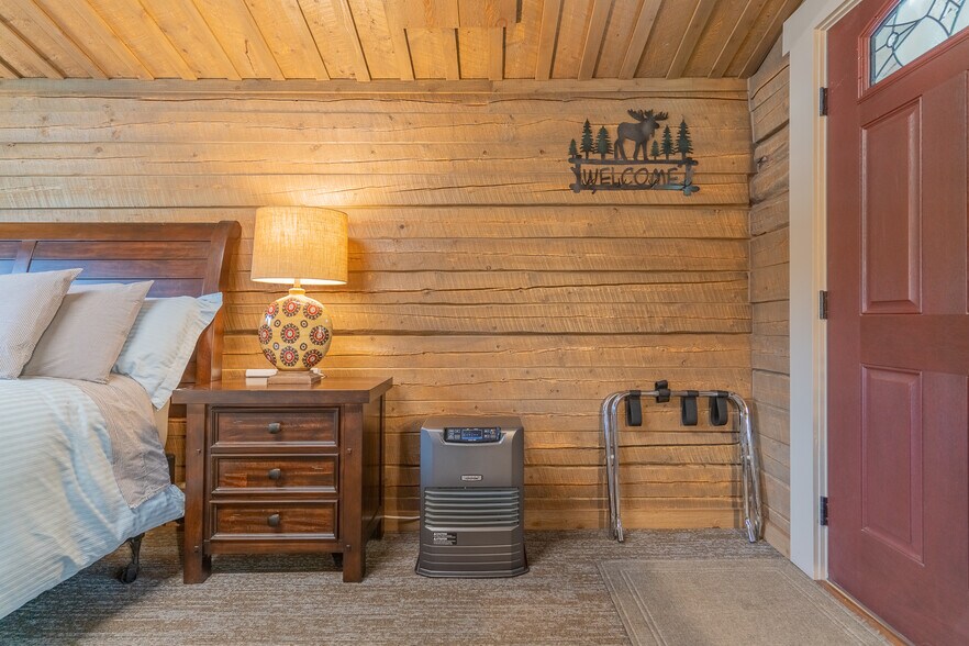 More Photos Of Quartz Lake, Delta Junction Lodge Meeting Hall For Sale